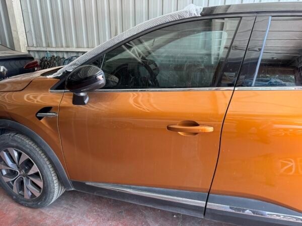 Renault Captur sol ön kapı